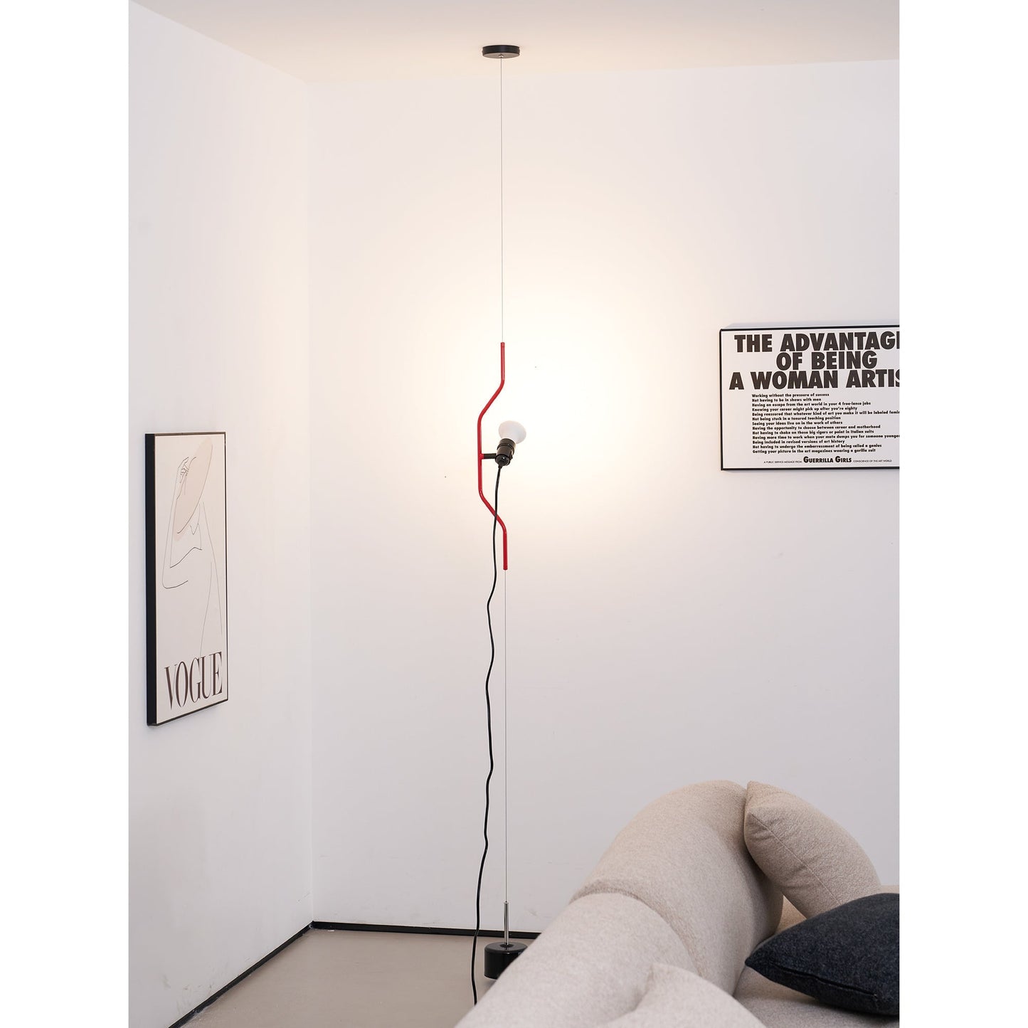 In Hoogte Verstelbare Hanglamp met Metalen Buiskap – Zwart/Wit/Rood