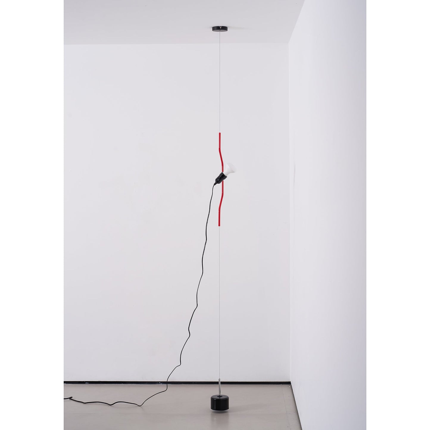 In Hoogte Verstelbare Hanglamp met Metalen Buiskap – Zwart/Wit/Rood