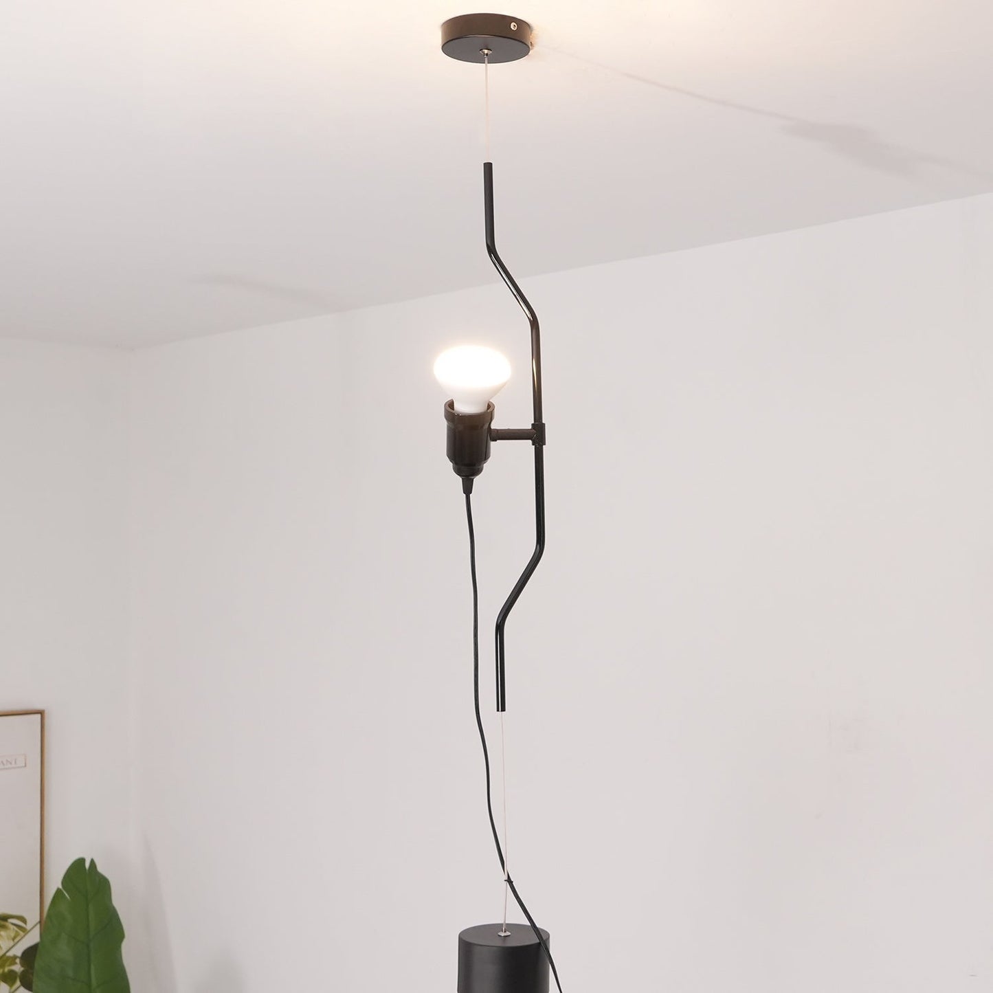 In Hoogte Verstelbare Hanglamp met Metalen Buiskap – Zwart/Wit/Rood