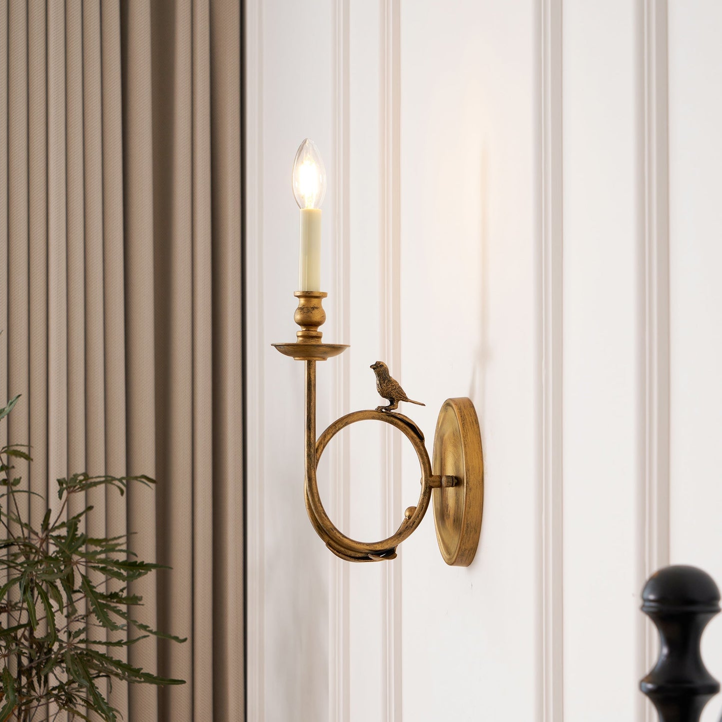 Vintage Wandlamp met Vogel op Tak in Antiek Messing – Klassieke Design Sconce met E14 Fitting voor Slaapkamer, Hal en Woonkamer