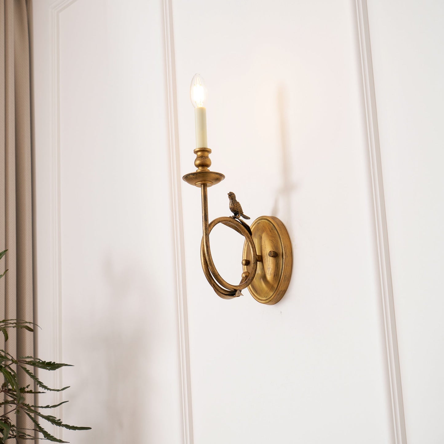 Vintage Wandlamp met Vogel op Tak in Antiek Messing – Klassieke Design Sconce met E14 Fitting voor Slaapkamer, Hal en Woonkamer