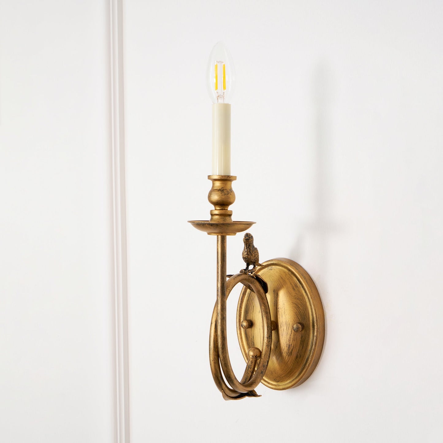 Vintage Wandlamp met Vogel op Tak in Antiek Messing – Klassieke Design Sconce met E14 Fitting voor Slaapkamer, Hal en Woonkamer