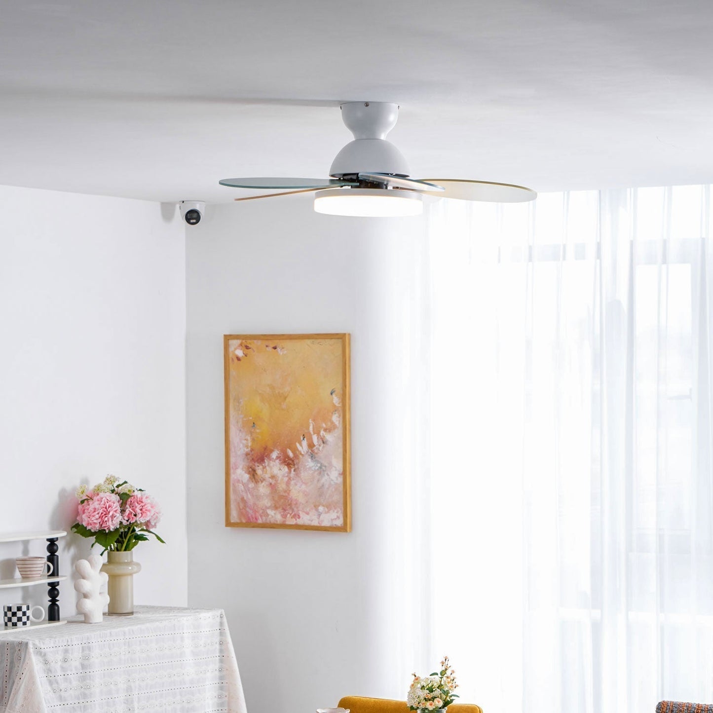 Liora Plafondventilator met Verlichting en Gekleurde Glazen Bladeren voor Kinderkamer – Moderne Ceiling Fan met LED en Afstandsbediening – Verstelbare Snelheid Plafondventilator met Licht in Meerdere Kleurvarianten
