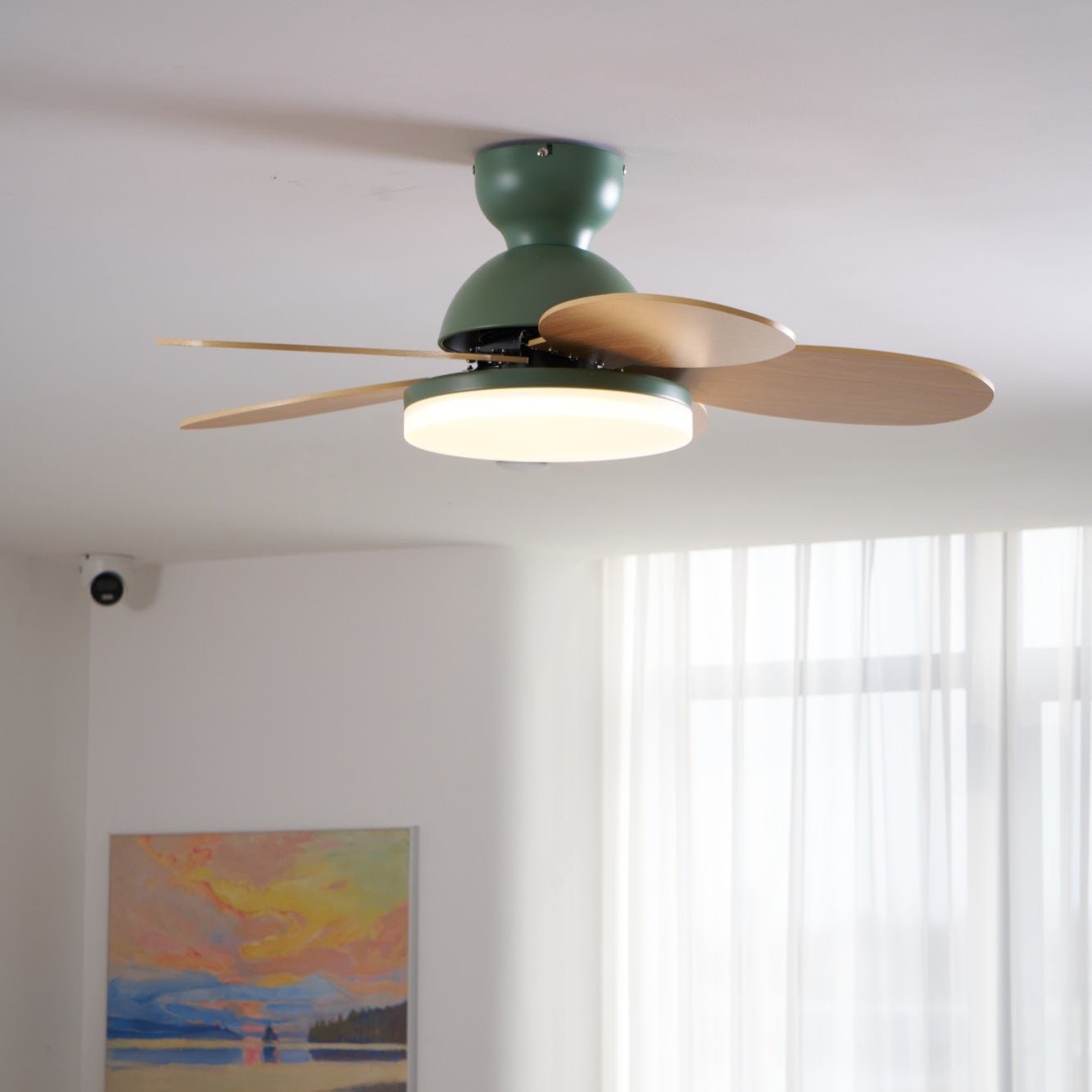 Liora Plafondventilator met Verlichting en Gekleurde Glazen Bladeren voor Kinderkamer – Moderne Ceiling Fan met LED en Afstandsbediening – Verstelbare Snelheid Plafondventilator met Licht in Meerdere Kleurvarianten