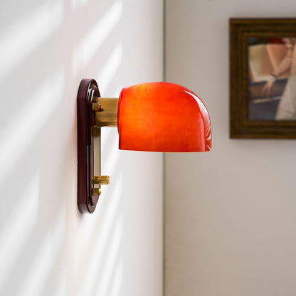 Vintage Wandlamp met Rode Glazen Kap — Sfeervolle Retro Verlichting voor Woonkamer & Eetkamer