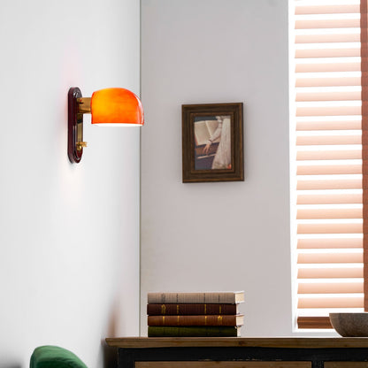 Vintage Wandlamp met Rode Glazen Kap — Sfeervolle Retro Verlichting voor Woonkamer & Eetkamer