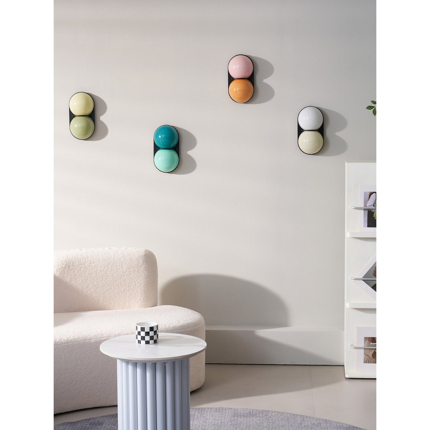 Moderne Dubbele Glazen Wandlamp – Speelse Verlichting met Gekleurde Glazen voor Slaapkamer & Kinderkamer