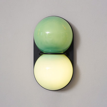Moderne Dubbele Glazen Wandlamp – Speelse Verlichting met Gekleurde Glazen voor Slaapkamer & Kinderkamer