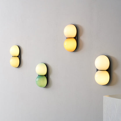 Moderne Dubbele Glazen Wandlamp – Speelse Verlichting met Gekleurde Glazen voor Slaapkamer & Kinderkamer