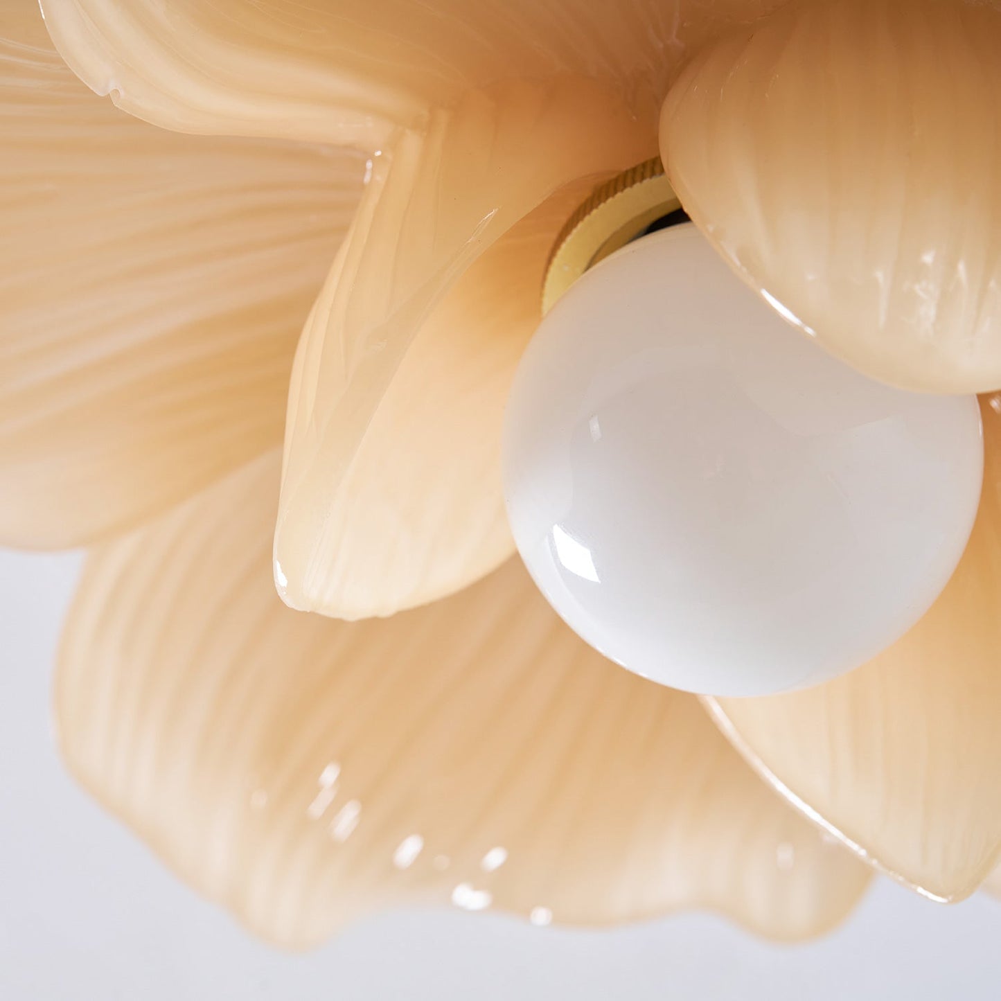 Plafondlamp met Bloesemontwerp in Hars en Messing – Elegante Verlichting voor Slaapkamer en Gang