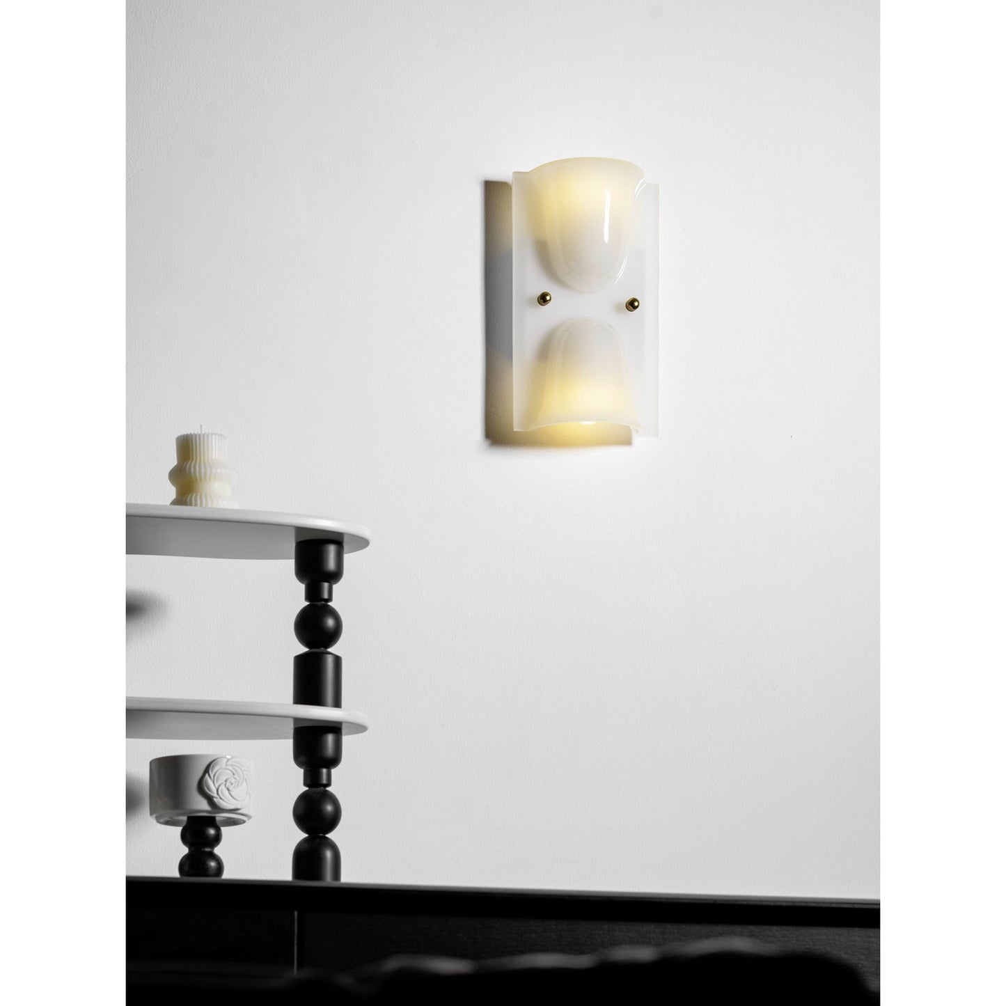 Mollo Wandlamp — Organische Hars & IJzer Wandverlichting