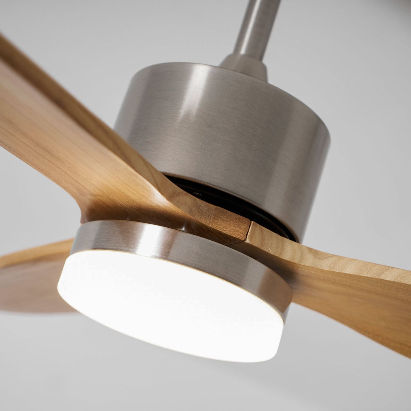 Plafondventilator met LED-Verlichting en Stille Motor – Dimbaar met Afstandsbediening voor Optimaal Comfort