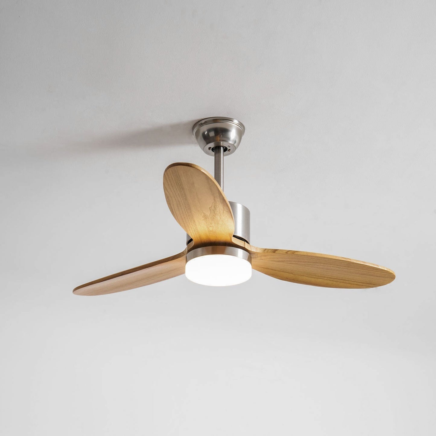 Plafondventilator met Geïntegreerde LED-verlichting – Dimmeerbaar & Verstelbaar – Stil & Energiebesparend