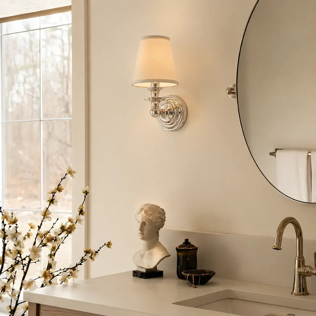 Vintage Wandlamp met Linnen Kap en Messing Armatuur – Retro Design voor Slaapkamer en Woonkamer