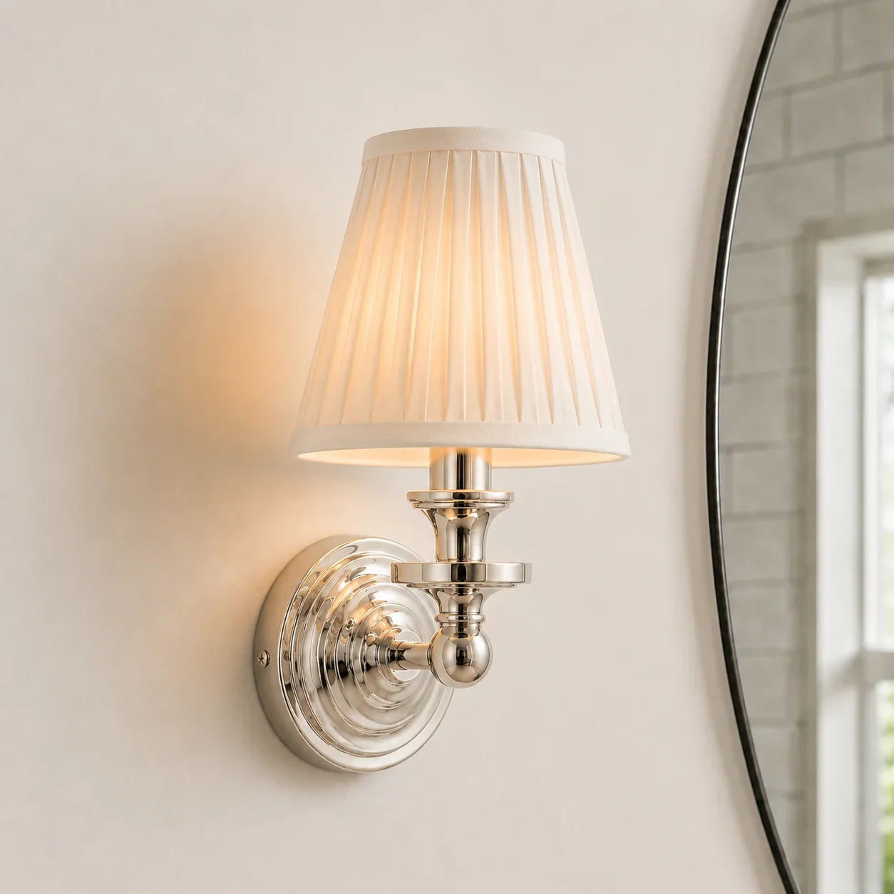 Vintage Wandlamp met Linnen Kap en Messing Armatuur – Retro Design voor Slaapkamer en Woonkamer