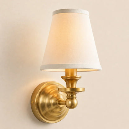 Vintage Wandlamp met Linnen Kap en Messing Armatuur – Retro Design voor Slaapkamer en Woonkamer