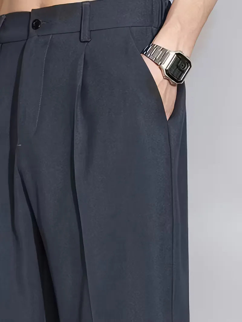 Rechte broek met geplooide details en zijzakken