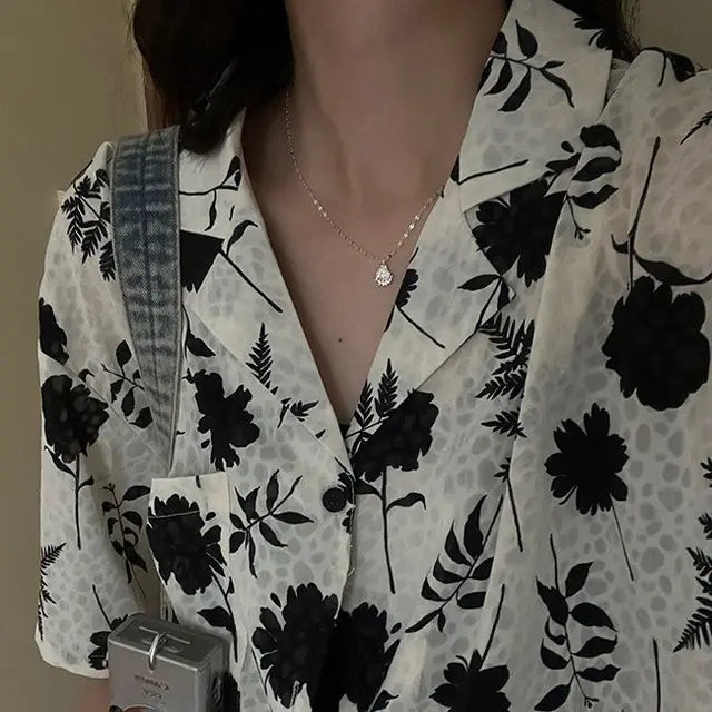 Vrouwelijke Zomer Blouse met Bloemenprint - StudioMarella