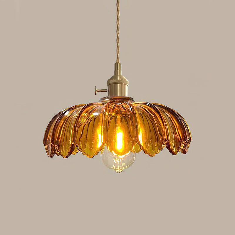 Retro Hanglamp met Bloembladkap en Messing Armatuur – Vintage Elegantie in Zes Glaskleuren – Enkele of Drievoudige Lichtpunten