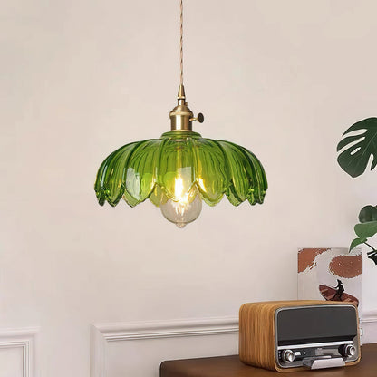 Retro Hanglamp met Bloembladkap en Messing Armatuur – Vintage Elegantie in Zes Glaskleuren – Enkele of Drievoudige Lichtpunten