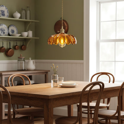 Retro Hanglamp met Bloembladkap en Messing Armatuur – Vintage Elegantie in Zes Glaskleuren – Enkele of Drievoudige Lichtpunten