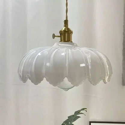 Retro Hanglamp met Bloembladkap en Messing Armatuur – Vintage Elegantie in Zes Glaskleuren – Enkele of Drievoudige Lichtpunten