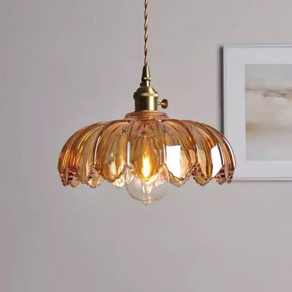 Retro Hanglamp met Bloembladkap en Messing Armatuur – Vintage Elegantie in Zes Glaskleuren – Enkele of Drievoudige Lichtpunten