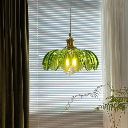 Retro Hanglamp met Bloembladkap en Messing Armatuur – Vintage Elegantie in Zes Glaskleuren – Enkele of Drievoudige Lichtpunten