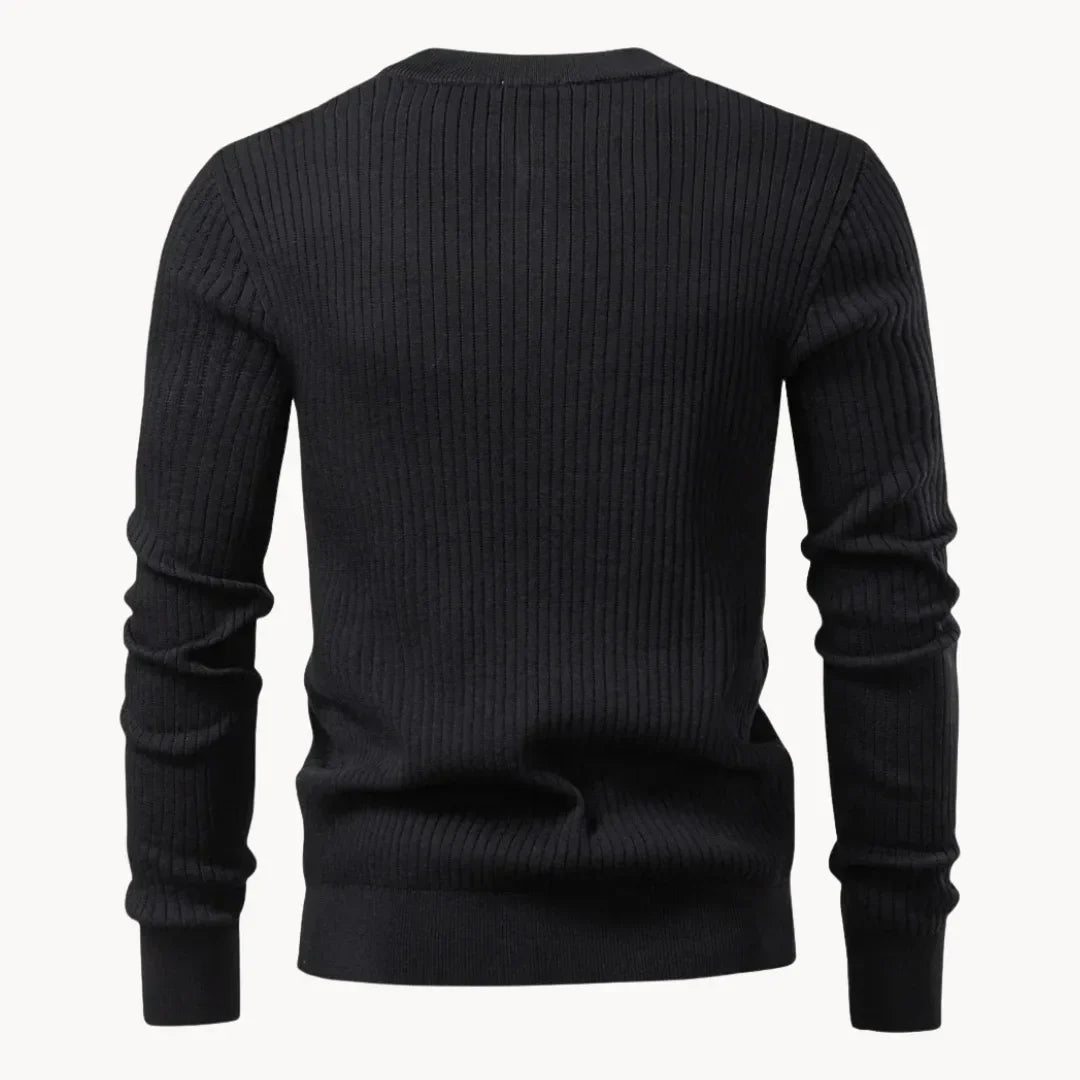 Ribgebreide trui met ronde hals en knoopsluiting