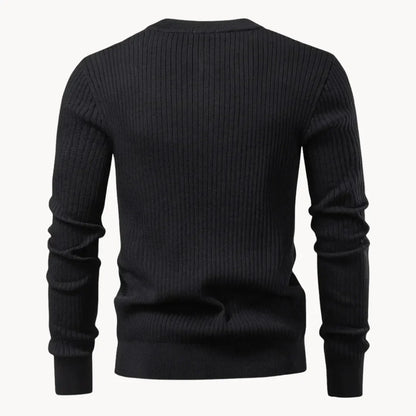 Ribgebreide trui met ronde hals en knoopsluiting