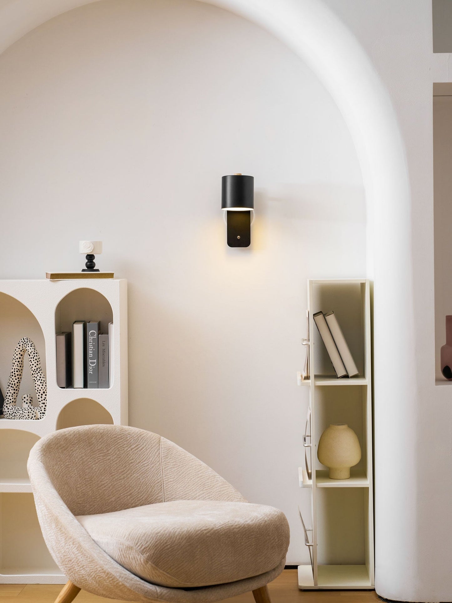 Draaibare Wandlamp Oplaadbaar USB-C 350° Rotatie Dimbaar Touch 4 Kleuren