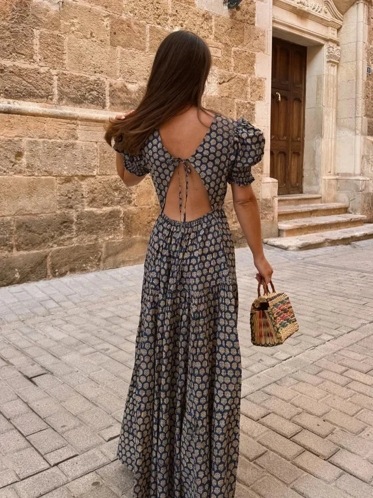 Retro Jurk met Bloemenprint en Vrouwelijke Pasvorm