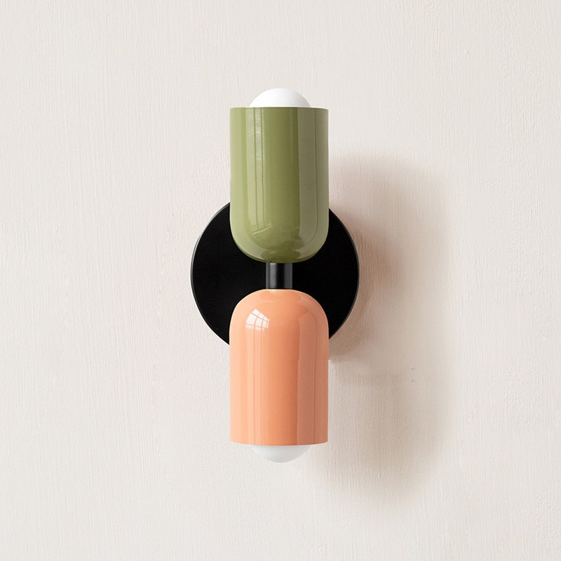 Metalen Wandlamp met Tweevoudige Lichtstraal – Scandinavische Design Verlichting voor Moderne Interieurs