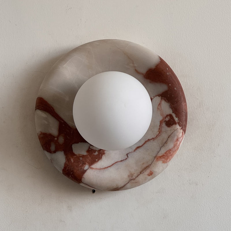 Ronde Design Wandlamp Met Marmeren Achterplaat En Glazen Bol Voor Hal En Slaapkamer