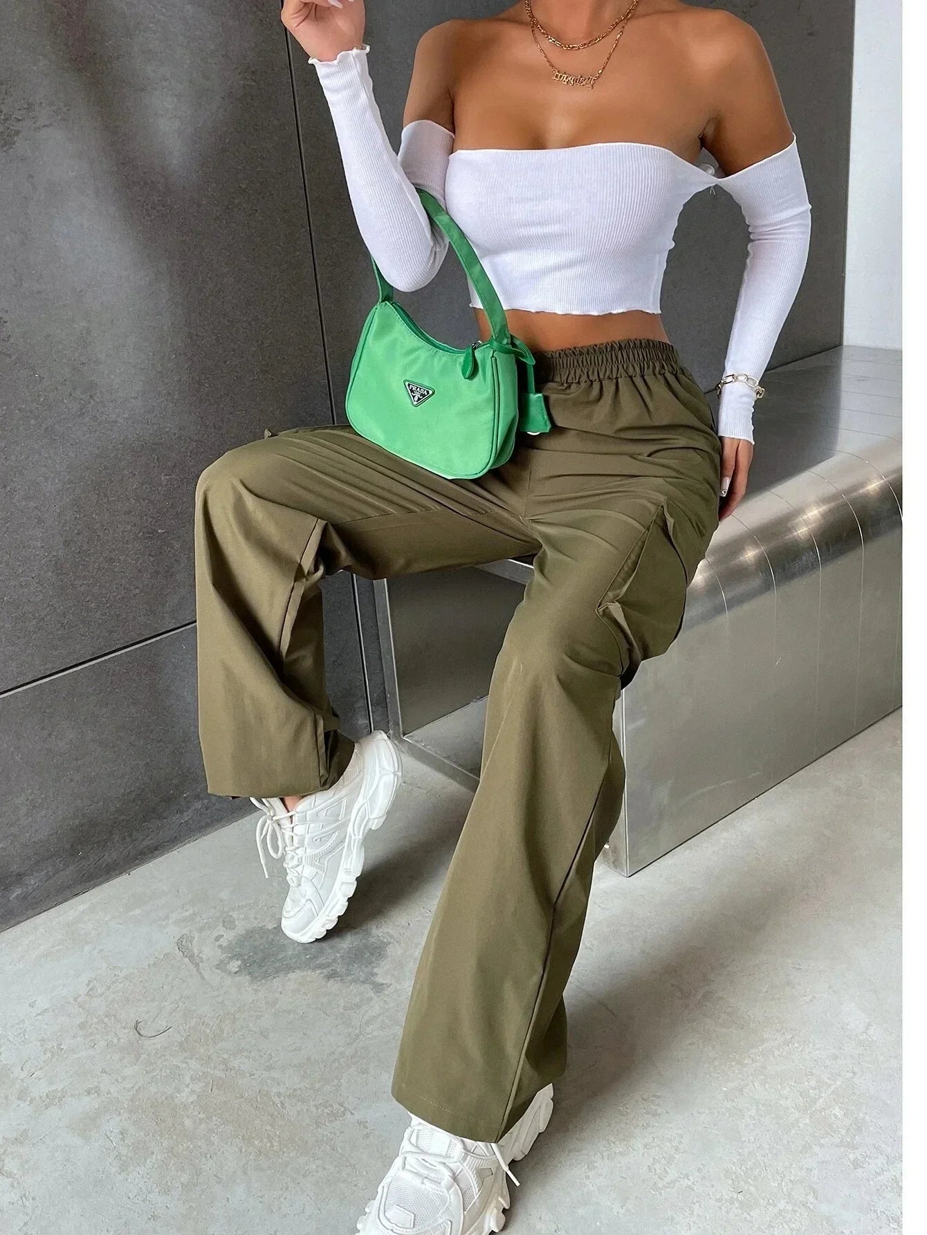 Dames Oversized Cargo Broek Legergroen Stijlvol