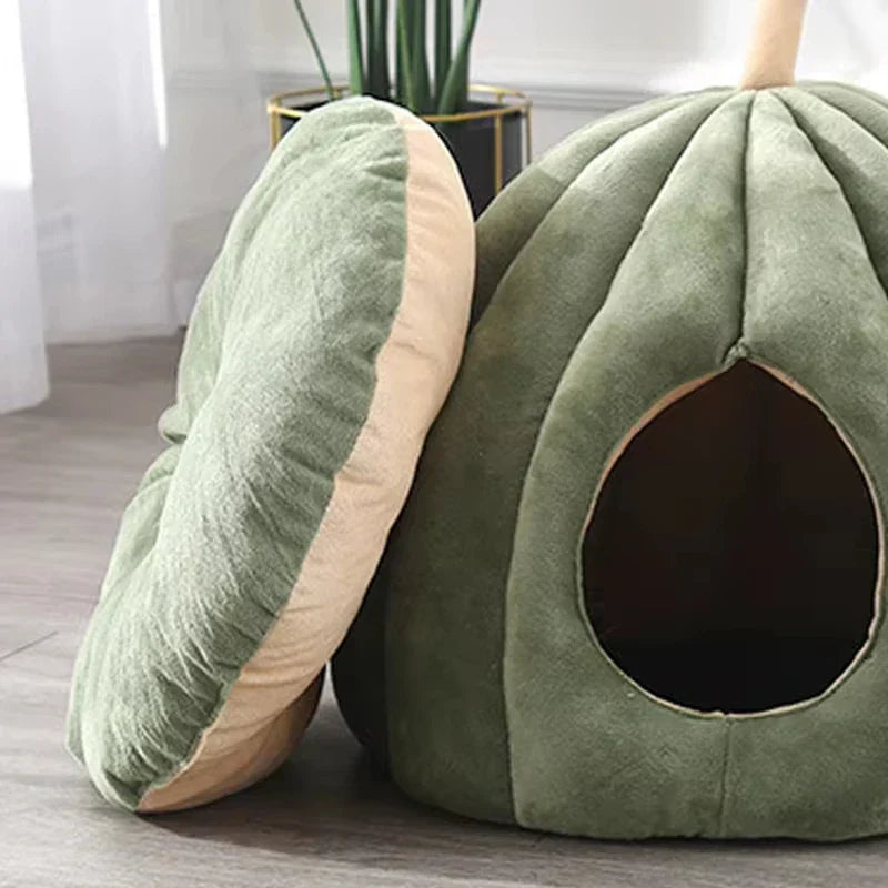 Gesloten Huisdierbed – Warm Pluche Design voor Katten en Kleine Honden