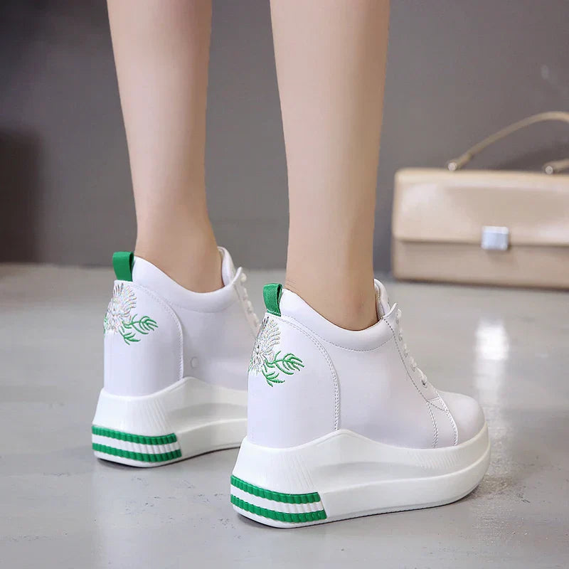 Stijlvolle Dames Sneakers Glanzend Leer
