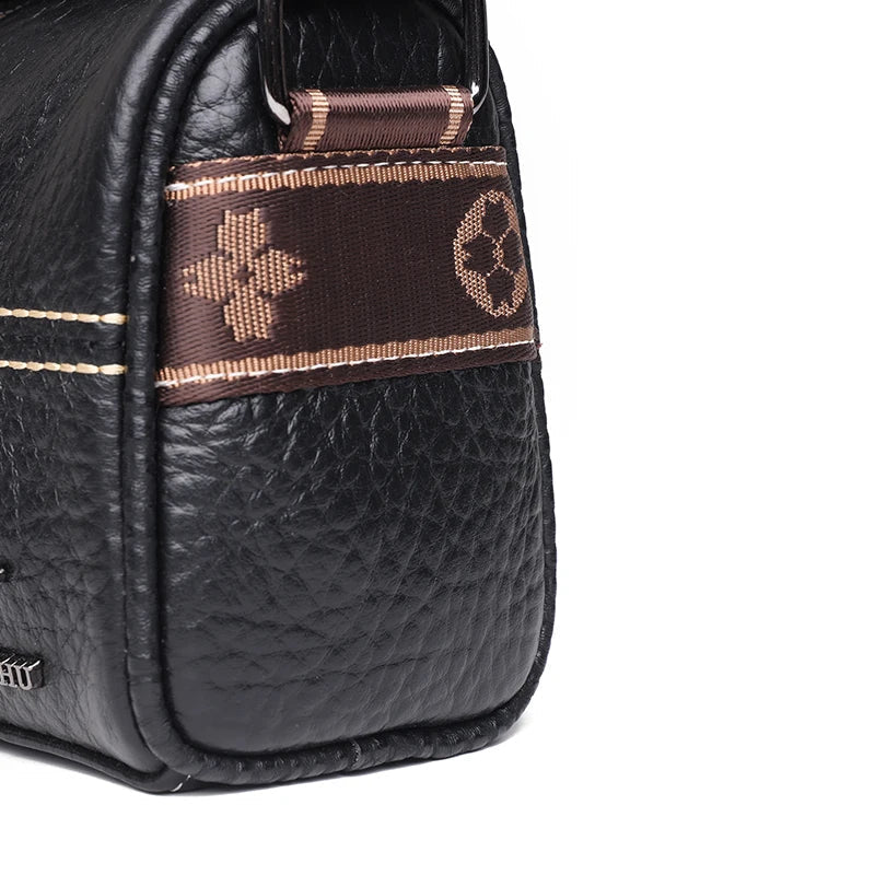 Leren Schoudertas Elegant Donkerbruin Designerstijl