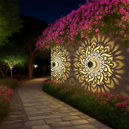 Sfeerlantaarn op Zonne-energie met Schaduwprojectie - IJzeren Tuinlamp IP65 - Warm Wit Licht voor Buiten - Automatische Schemersensor - Wandmontage of Vrijstaand