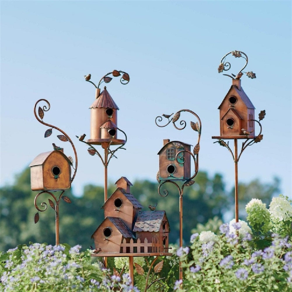 Metalen Vogelhuisje op Tuinsteker met Artistiek Design voor Tuin Terras Balkon