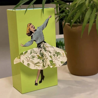 Decoratieve Tissuedoos met Vliegende Rok Sculptuur 25x13x8cm
