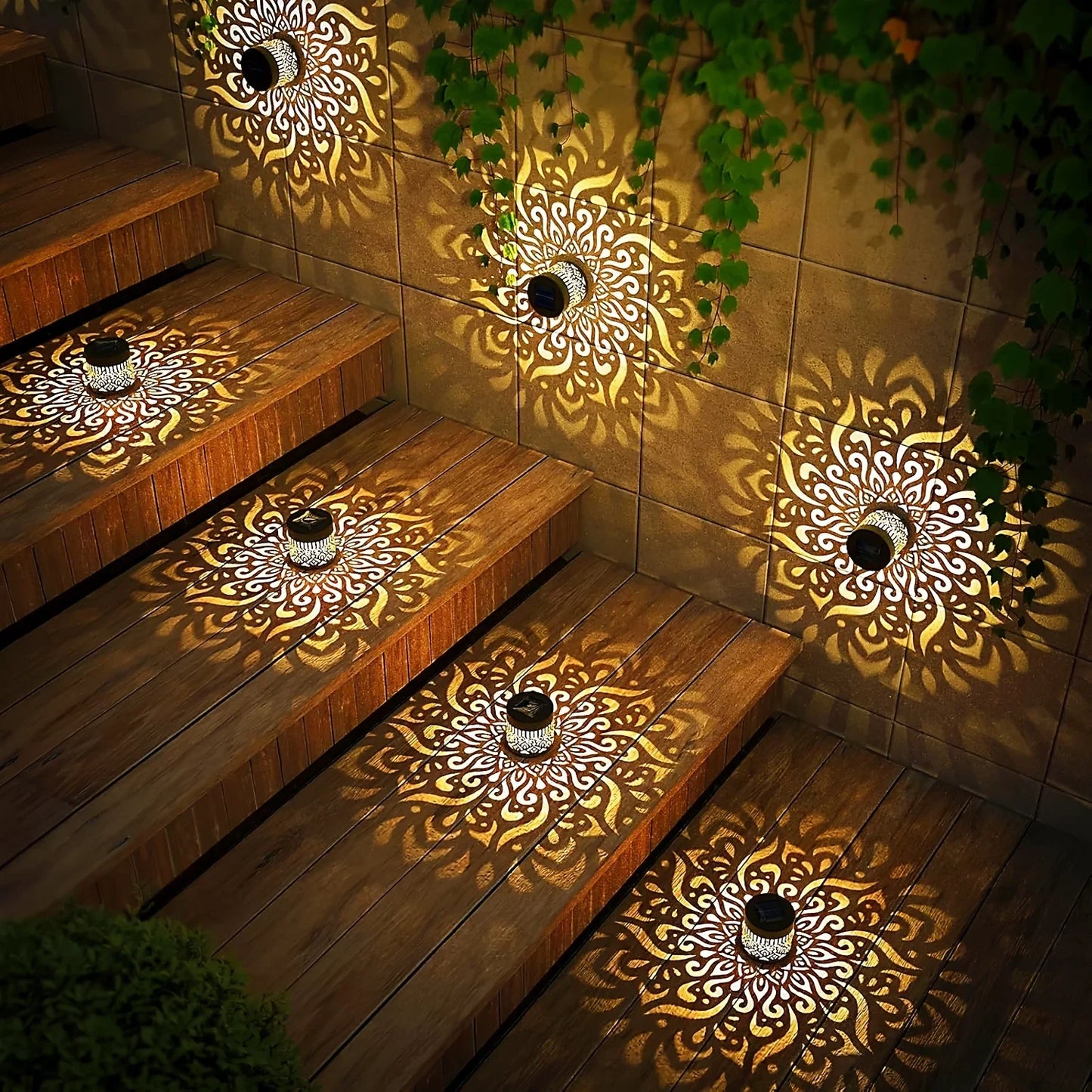 Sfeerlantaarn op Zonne-energie met Schaduwprojectie - IJzeren Tuinlamp IP65 - Warm Wit Licht voor Buiten - Automatische Schemersensor - Wandmontage of Vrijstaand