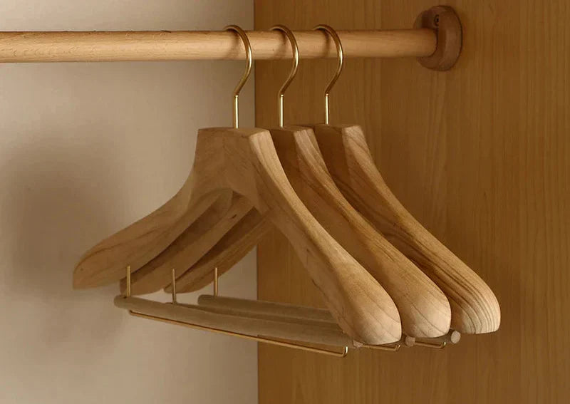 Houten Kledinghangers Brede Schouder Campherhout Set Van 2
