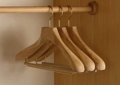 Kledinghangers Hout Breed Antislip Kamperhout Champagne Haak Pak Jas Kast