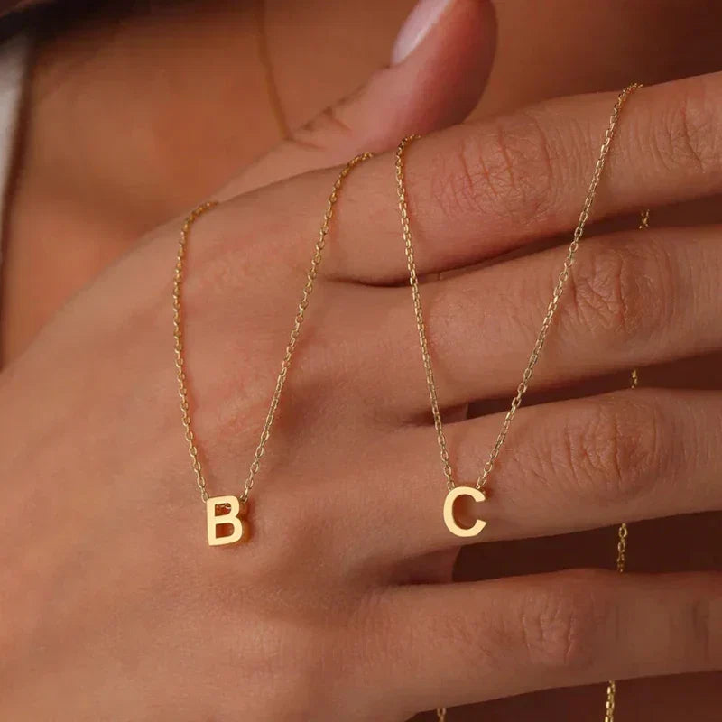 Minimalistische Letter Initiaal Ketting – Edelstaal met Verstelbare Ketting – Personaliseerbaar – Elegant voor Dagelijks of Feestelijk