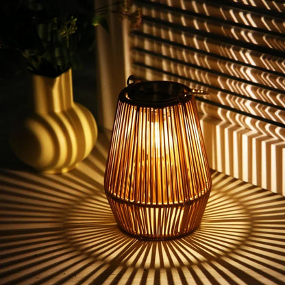 Rotan Solar Lantaarn met LED Verlichting voor Tuin en Terras - Waterdicht IP65 met Automatische Schemersensor