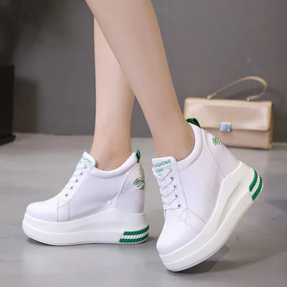 Stijlvolle Dames Sneakers Glanzend Leer