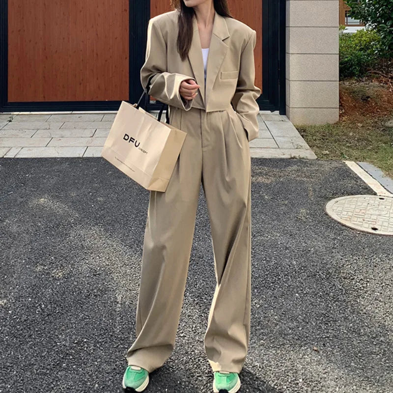Vrouwelijke Kleding Sets Casual en Stijlvol → Vrouwelijke Kleding Sets Casual Elegante Outfits - StudioMarella