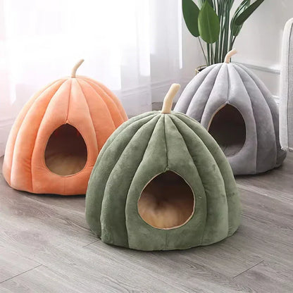 Gesloten Huisdierbed – Warm Pluche Design voor Katten en Kleine Honden