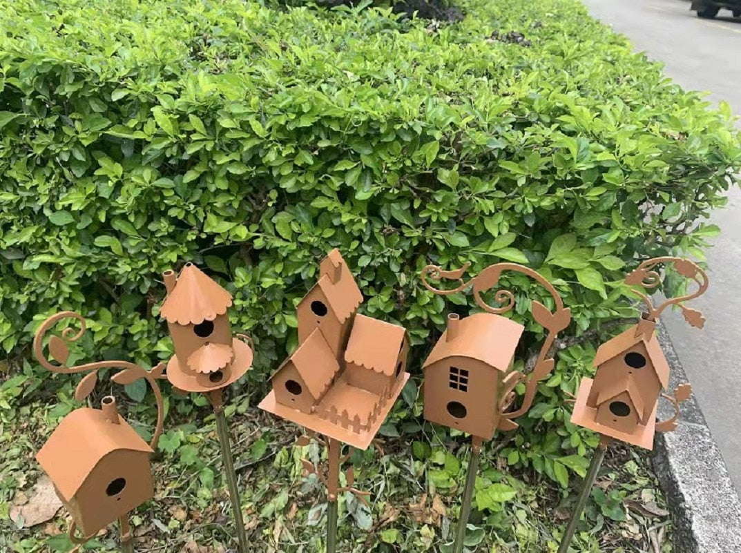 Metalen Vogelhuisje op Tuinsteker met Artistiek Design voor Tuin Terras Balkon